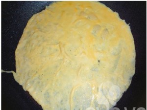 Tráng mỏng miếng trứng - Thực phẩm An Tâm